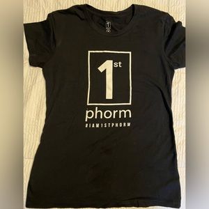 1st home women’s medium tee